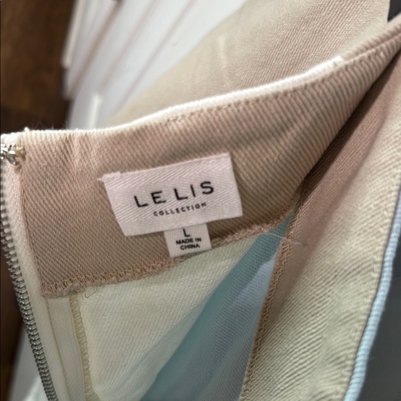 Colorblock Blue and Cream Skirt Size Large W 15” L 16” - Picture 4 of 6